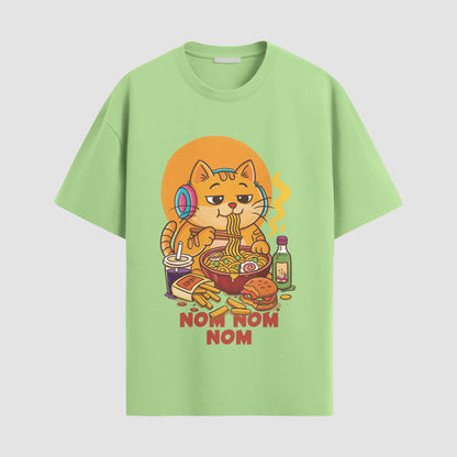 Grumpy Cat loves fooooood