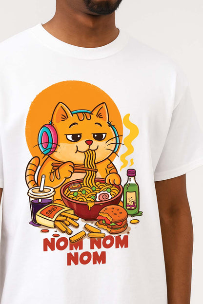 Grumpy Cat loves fooooood